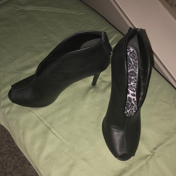 Black booties - Picture 5 of 6